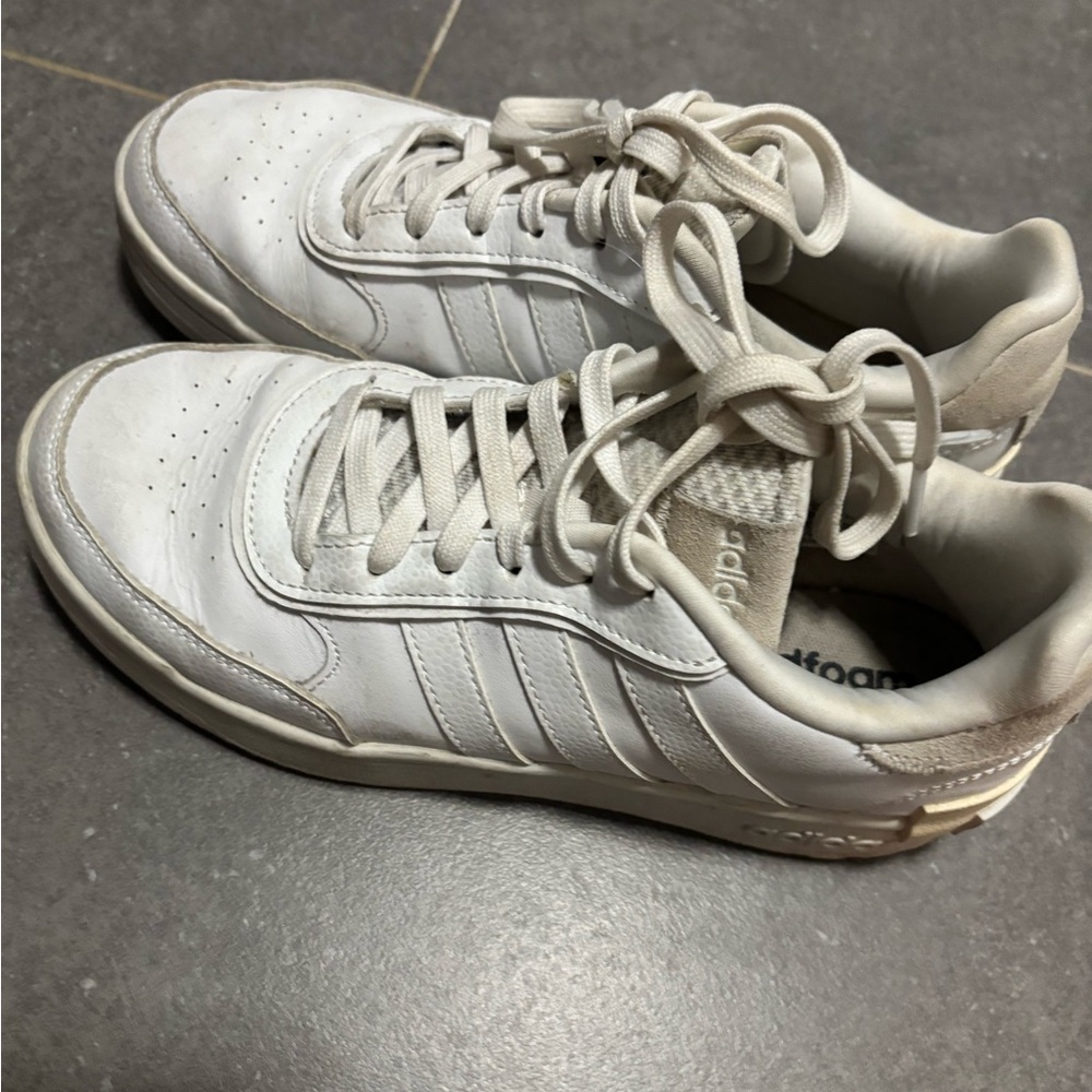 Adidas cloud foam comfort sneakers